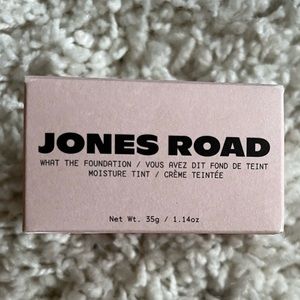 Jones Road Beauty, what foundation moisture tint in Beige 1.14 oz new